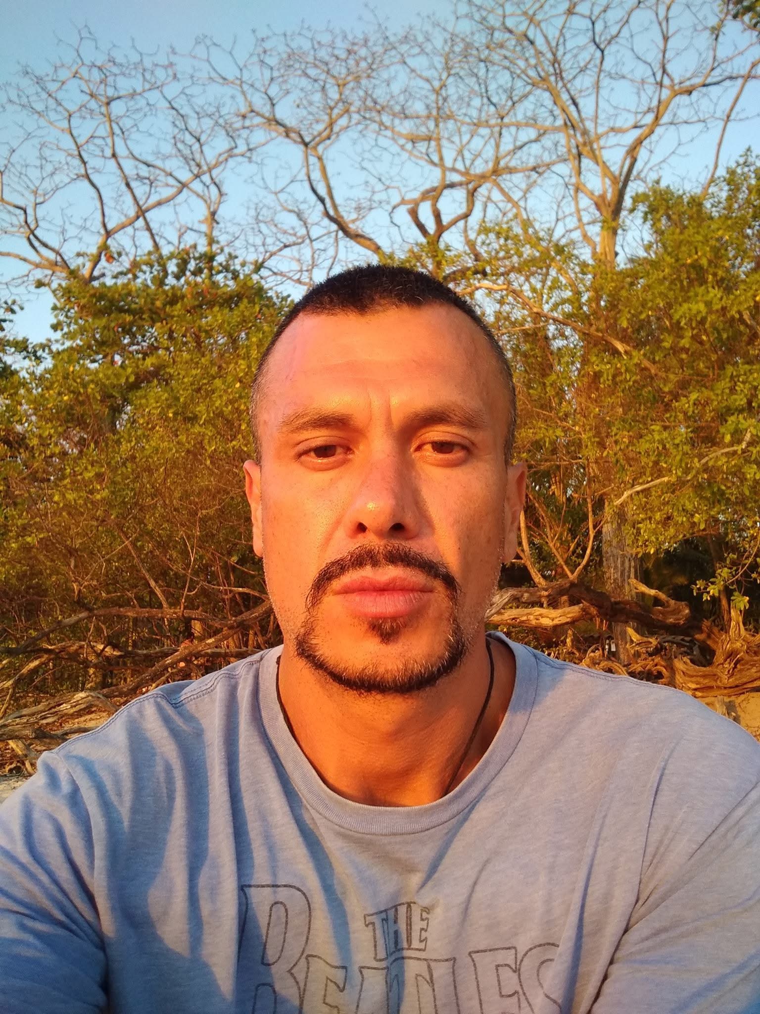 Cruise Brothers Travel Agent Henry Unda